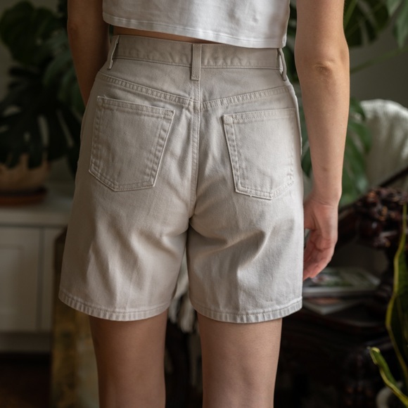 SOLD- Liz Claiborne khaki high waisted jean shorts - Picture 5 of 6